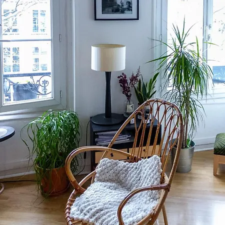 Charming Near Les Buttes-chaumont * Paris