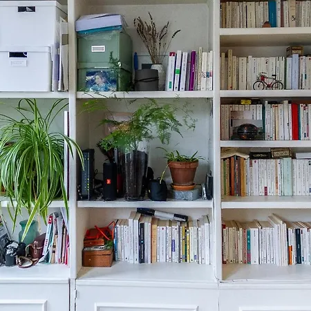 Charming Near Les Buttes-chaumont Paris