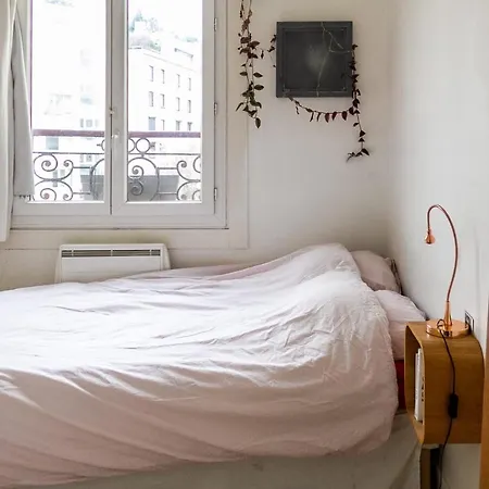 Charming Near Les Buttes-chaumont